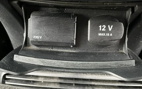 Mercedes-Benz V-Класс, 2019 год, 5 300 000 рублей, 28 фотография