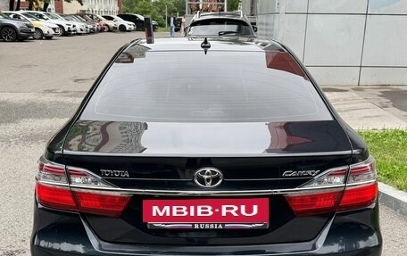Toyota Camry, 2017 год, 1 370 000 рублей, 3 фотография
