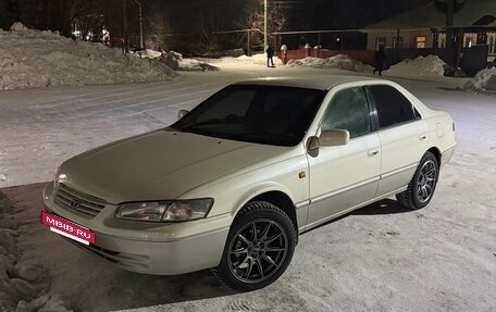Toyota Camry, 1997 год, 450 000 рублей, 2 фотография