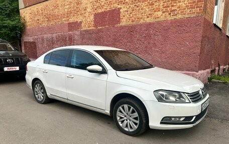 Volkswagen Passat B7, 2013 год, 835 000 рублей, 3 фотография