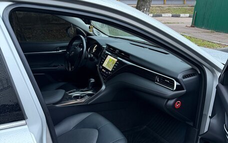 Toyota Camry, 2018 год, 2 500 000 рублей, 9 фотография