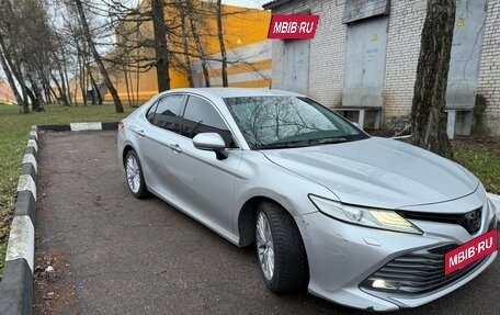 Toyota Camry, 2018 год, 2 500 000 рублей, 10 фотография