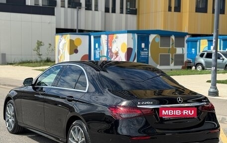 Mercedes-Benz E-Класс, 2022 год, 5 500 000 рублей, 18 фотография