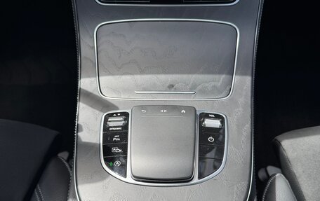 Mercedes-Benz E-Класс, 2022 год, 5 500 000 рублей, 31 фотография