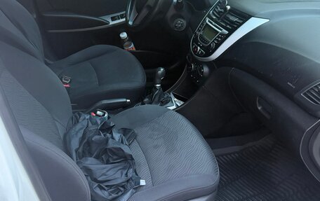 Hyundai Solaris II рестайлинг, 2011 год, 630 000 рублей, 12 фотография