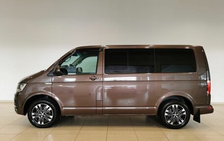 Volkswagen Caravelle T6 рестайлинг, 2015 год, 2 085 000 рублей, 5 фотография