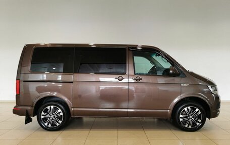Volkswagen Caravelle T6 рестайлинг, 2015 год, 2 085 000 рублей, 6 фотография