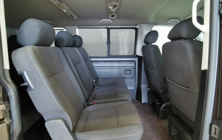 Volkswagen Caravelle T6 рестайлинг, 2015 год, 2 085 000 рублей, 15 фотография
