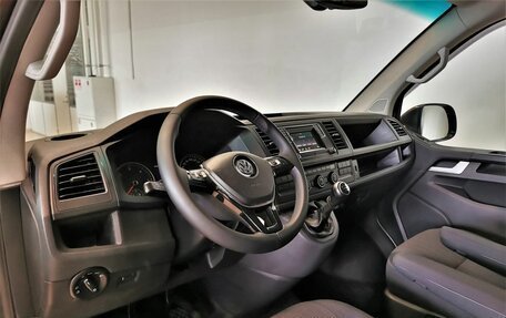 Volkswagen Caravelle T6 рестайлинг, 2015 год, 2 085 000 рублей, 18 фотография