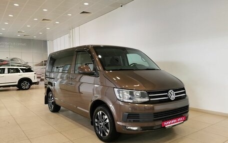 Volkswagen Caravelle T6 рестайлинг, 2015 год, 2 085 000 рублей, 3 фотография