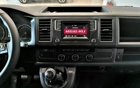 Volkswagen Caravelle T6 рестайлинг, 2015 год, 2 085 000 рублей, 14 фотография
