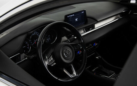 Mazda 6, 2019 год, 1 999 000 рублей, 16 фотография