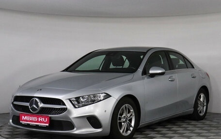 Mercedes-Benz A-Класс, 2019 год, 1 997 000 рублей, 1 фотография