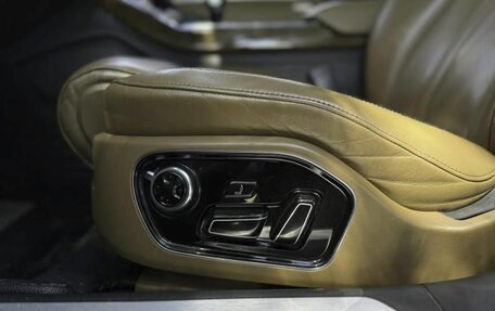 Audi A8, 2012 год, 1 590 000 рублей, 16 фотография