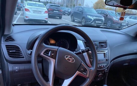 Hyundai Solaris II рестайлинг, 2015 год, 1 100 000 рублей, 6 фотография