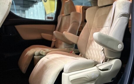 Toyota Alphard III, 2018 год, 4 200 000 рублей, 17 фотография
