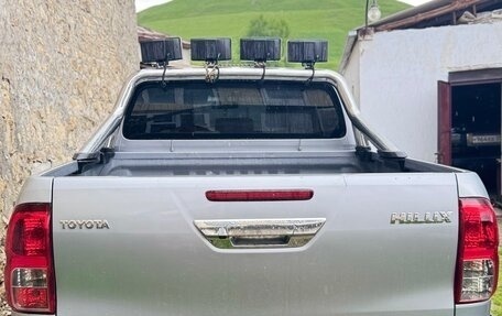 Toyota Hilux VIII, 2015 год, 2 890 000 рублей, 6 фотография