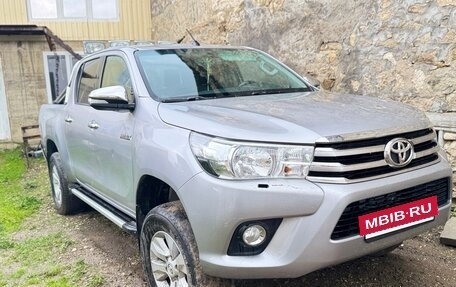 Toyota Hilux VIII, 2015 год, 2 890 000 рублей, 2 фотография