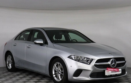 Mercedes-Benz A-Класс, 2019 год, 1 997 000 рублей, 3 фотография