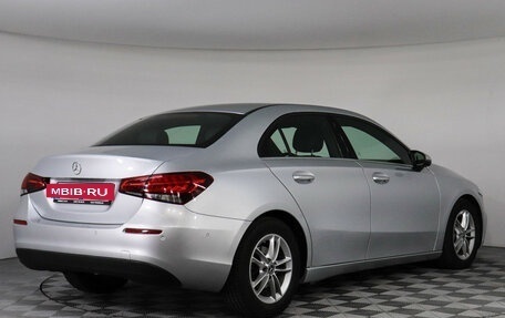 Mercedes-Benz A-Класс, 2019 год, 1 997 000 рублей, 6 фотография