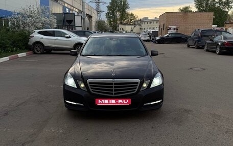 Mercedes-Benz E-Класс, 2011 год, 2 100 000 рублей, 1 фотография