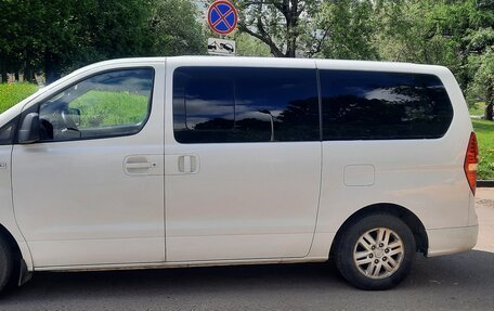 Hyundai H-1 II рестайлинг, 2015 год, 1 290 000 рублей, 2 фотография