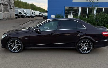 Mercedes-Benz E-Класс, 2011 год, 2 100 000 рублей, 4 фотография