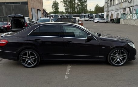 Mercedes-Benz E-Класс, 2011 год, 2 100 000 рублей, 2 фотография