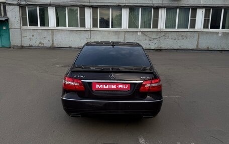 Mercedes-Benz E-Класс, 2011 год, 2 100 000 рублей, 3 фотография
