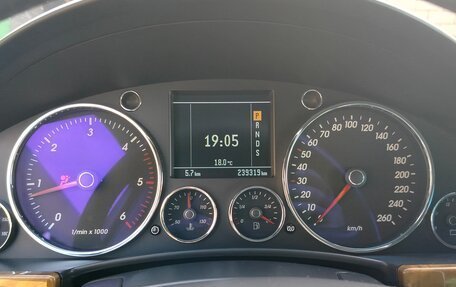 Volkswagen Touareg III, 2006 год, 1 370 000 рублей, 21 фотография