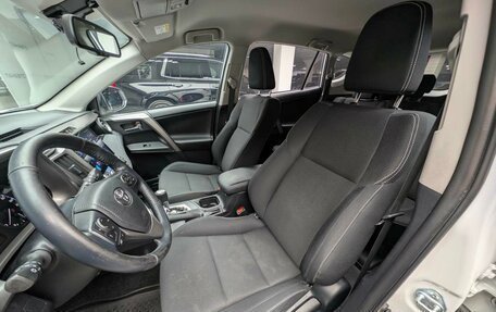 Toyota RAV4, 2018 год, 2 697 000 рублей, 9 фотография