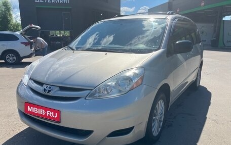 Toyota Sienna II рестайлинг, 2006 год, 1 300 000 рублей, 1 фотография