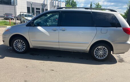 Toyota Sienna II рестайлинг, 2006 год, 1 300 000 рублей, 3 фотография