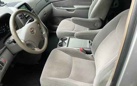 Toyota Sienna II рестайлинг, 2006 год, 1 300 000 рублей, 17 фотография
