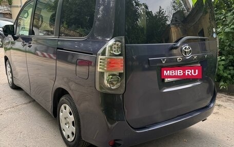Toyota Voxy II, 2010 год, 1 100 000 рублей, 3 фотография