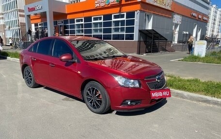 Chevrolet Cruze II, 2010 год, 495 000 рублей, 4 фотография