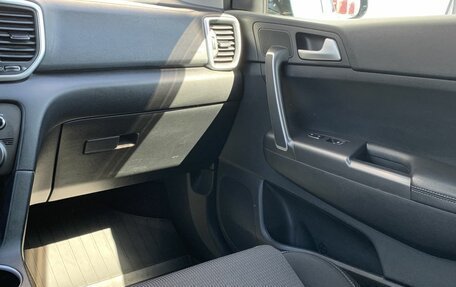 KIA Sportage IV рестайлинг, 2019 год, 2 160 000 рублей, 24 фотография