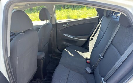 Hyundai Solaris II рестайлинг, 2011 год, 575 000 рублей, 13 фотография