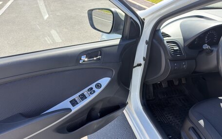 Hyundai Solaris II рестайлинг, 2011 год, 575 000 рублей, 14 фотография