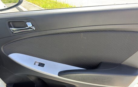 Hyundai Solaris II рестайлинг, 2011 год, 575 000 рублей, 10 фотография