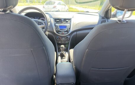 Hyundai Solaris II рестайлинг, 2011 год, 575 000 рублей, 18 фотография