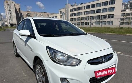 Hyundai Solaris II рестайлинг, 2011 год, 575 000 рублей, 29 фотография