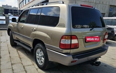Toyota Land Cruiser 100 рестайлинг 2, 2005 год, 2 590 000 рублей, 4 фотография