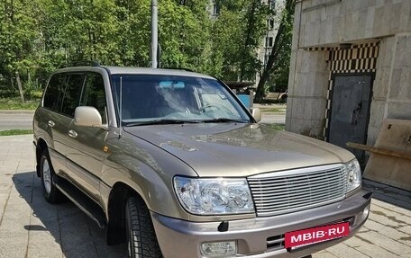 Toyota Land Cruiser 100 рестайлинг 2, 2005 год, 2 590 000 рублей, 13 фотография