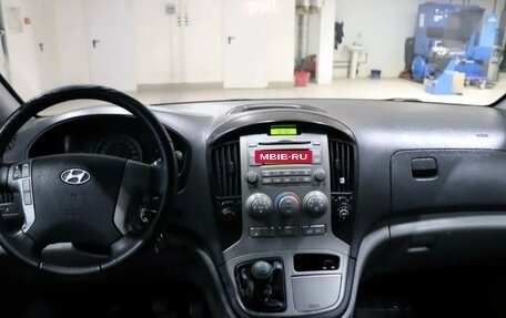 Hyundai H-1 II рестайлинг, 2010 год, 1 170 000 рублей, 5 фотография