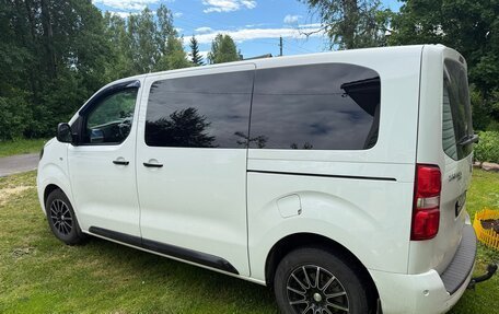 Opel Zafira Life I, 2020 год, 2 900 000 рублей, 3 фотография