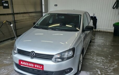 Volkswagen Polo VI (EU Market), 2014 год, 950 000 рублей, 2 фотография