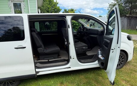 Opel Zafira Life I, 2020 год, 2 900 000 рублей, 5 фотография