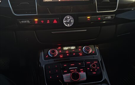 Audi A8, 2015 год, 2 900 000 рублей, 9 фотография