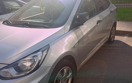 Hyundai Solaris II рестайлинг, 2012 год, 567 000 рублей, 3 фотография